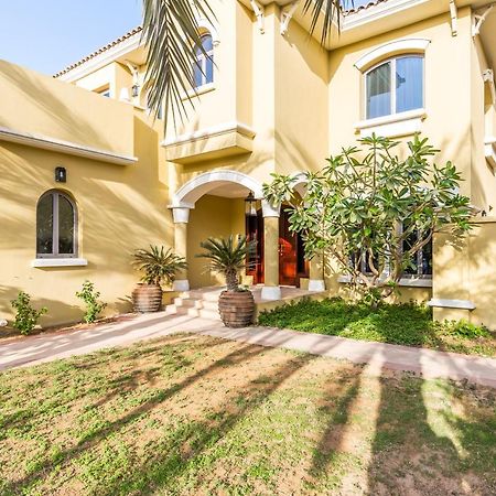 Chic 4Br Villa With Assistant Room And Private Pool On Palm Jumeirah By Deluxe Holiday Homes Dubai Exterior foto