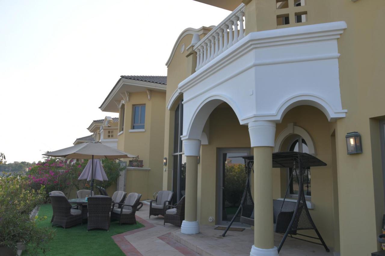 Chic 4Br Villa With Assistant Room And Private Pool On Palm Jumeirah By Deluxe Holiday Homes Dubai Exterior foto