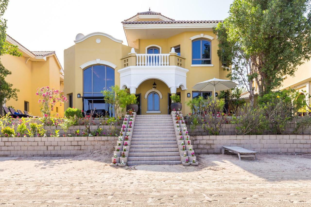 Chic 4Br Villa With Assistant Room And Private Pool On Palm Jumeirah By Deluxe Holiday Homes Dubai Exterior foto