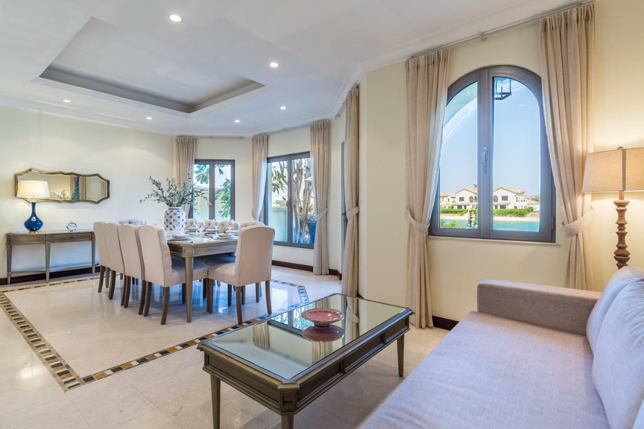 Chic 4Br Villa With Assistant Room And Private Pool On Palm Jumeirah By Deluxe Holiday Homes Dubai Exterior foto